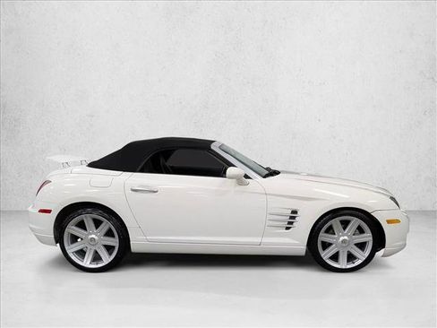 Used 2005 Chrysler Crossfire Limited image 4