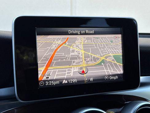 Used 2017 Mercedes-Benz GLC 300 4MATIC image 18