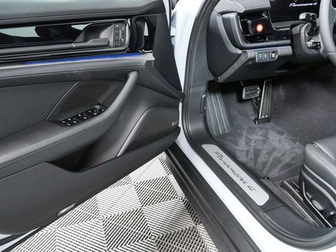 New 2026 Porsche Panamera image 8