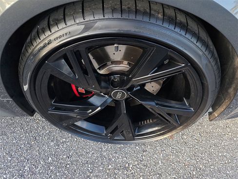 Used 2022 Audi RS 6 w/ Carbon Optic Package image 29