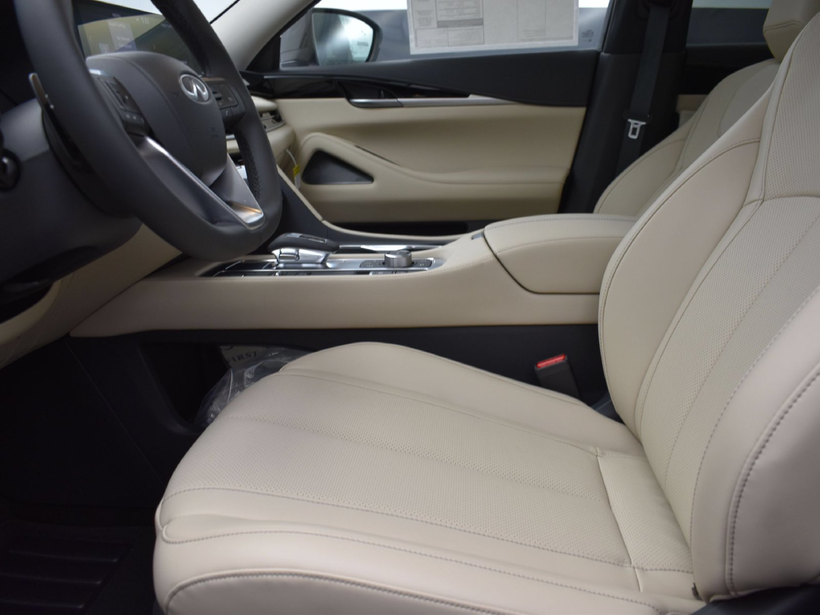 Certified 2025 INFINITI QX60 Pure FWD image 13