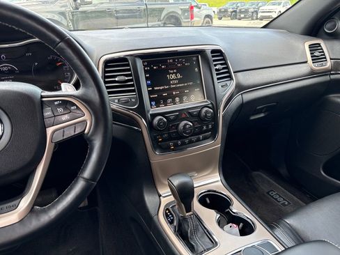 Used 2017 Jeep Grand Cherokee Limited AWD/4WD image 22