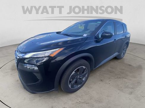 Used 2025 Nissan Rogue SV FWD image 2