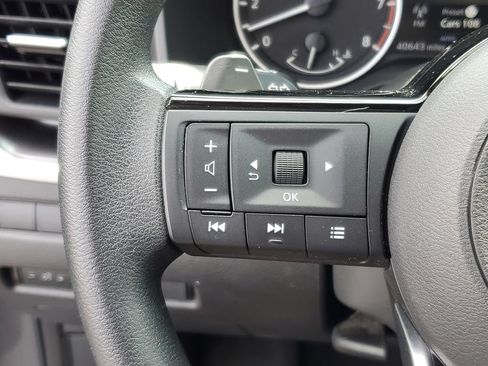 Used 2023 Nissan Rogue SV AWD/4WD image 16