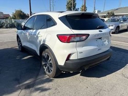 Used 2022 Ford Escape SE w/ SE Sport Appearance Package FWD image 7