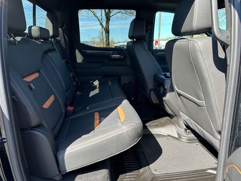 Used 2025 GMC Sierra 1500 AT4 w/ AT4 Premium Package image 11