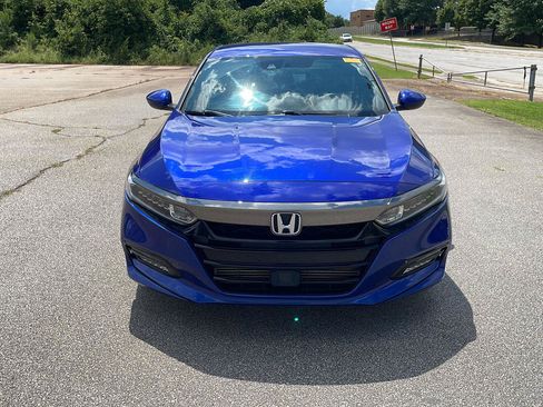 Used 2018 Honda Accord Sport image 2