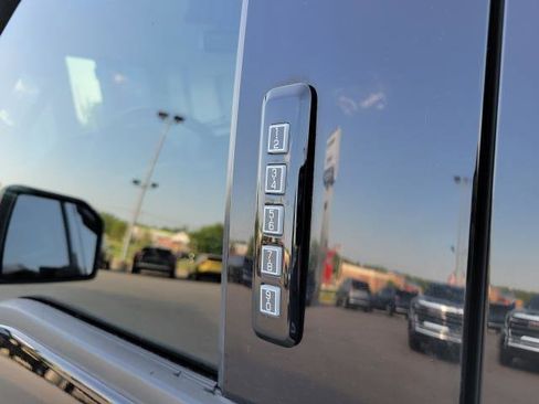 Used 2019 Ford F150 XLT w/ Equipment Group 302A Luxury image 15