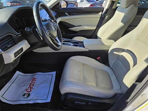 Used 2020 Honda Accord Touring image 8