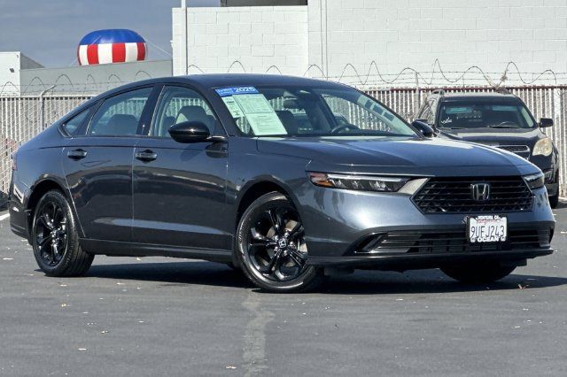 Certified 2025 Honda Accord SE image 2