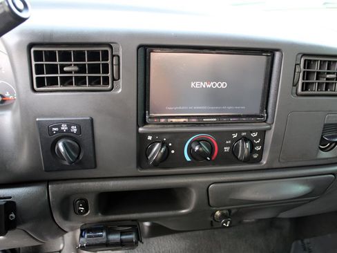 Used 2003 Ford F250 Lariat image 27