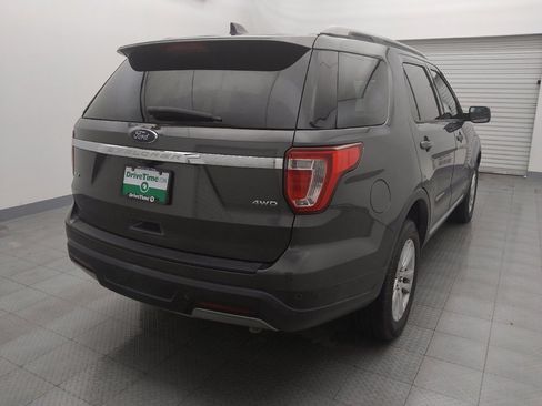 Used 2019 Ford Explorer XLT image 7