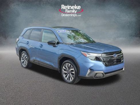 Used 2025 Subaru Forester Touring w/ Popular Package - Touring AWD/4WD image 3
