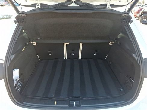 Used 2025 Mercedes-Benz GLA 250 image 28