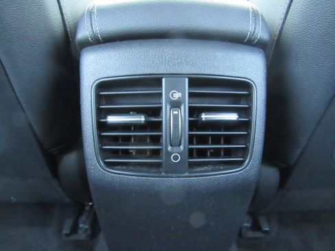 Used 2022 Kia Niro EX image 29