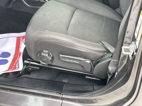 Used 2018 Jeep Wrangler Unlimited Sport S image 28