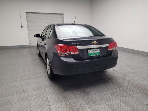 Used 2016 Chevrolet Cruze LS image 6