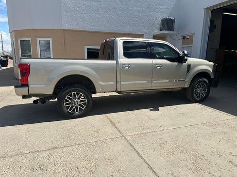 Used 2018 Ford F350 Platinum w/ Platinum Ultimate Package AWD/4WD image 4