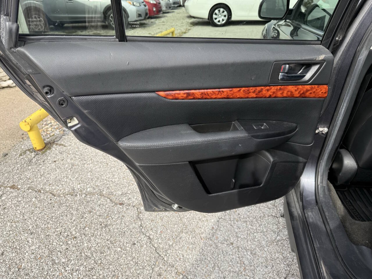Used 2012 Subaru Outback 3.6R Limited w/ Moonroof Pkg AWD/4WD image 19
