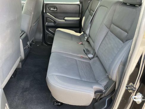 Used 2023 Nissan Frontier SV w/ SV Convenience Package RWD image 13