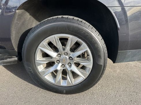 Used 2023 Chevrolet Suburban Premier image 6