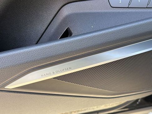 Used 2023 Audi e-tron Premium Plus w/ Premium Plus Package image 22