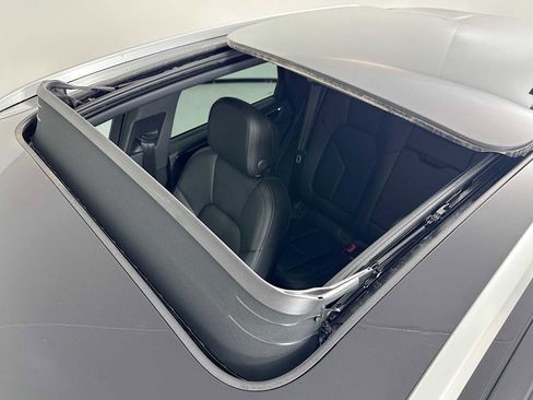 Certified 2026 Porsche Macan AWD/4WD image 22