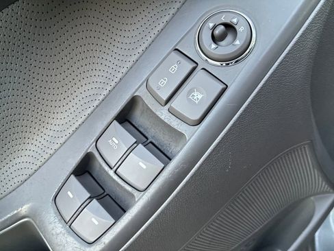 Used 2013 Hyundai Elantra Limited w/ Technology Pkg image 12