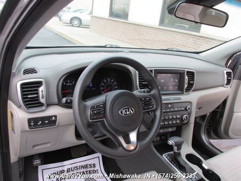 Used 2018 Kia Sportage LX w/ LX Technology Package image 11