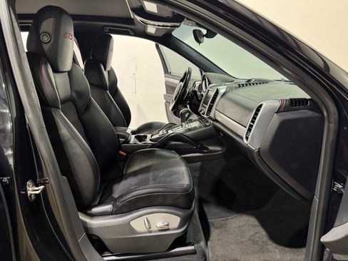 Used 2013 Porsche Cayenne GTS image 12