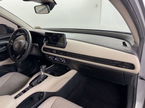 Certified 2023 Honda HR-V LX image 35