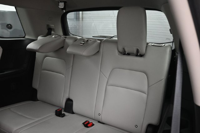 Used 2024 Nissan Pathfinder SL FWD image 6