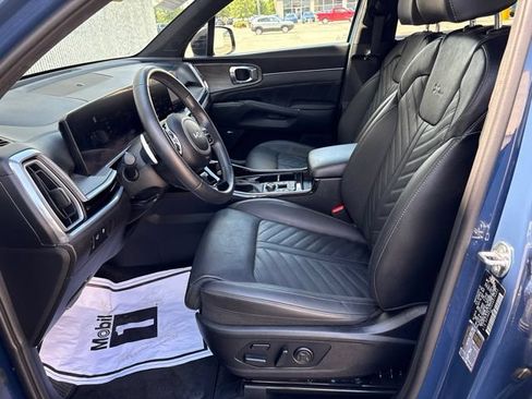 Certified 2025 Kia Sorento SX Prestige AWD/4WD image 11