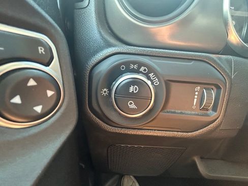 Used 2023 Jeep Gladiator Sport AWD/4WD image 22
