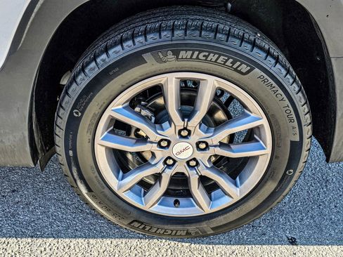 Certified 2024 GMC Terrain SLT image 7