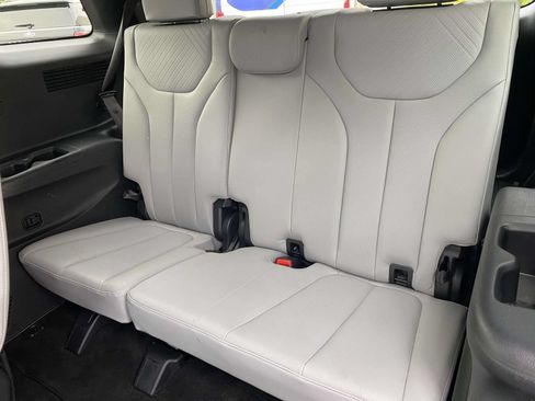 Used 2024 Hyundai Palisade SEL FWD image 14