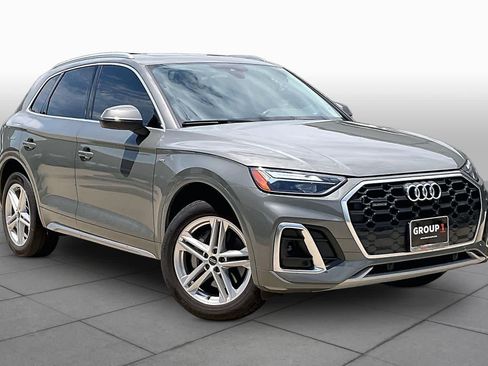 Used 2023 Audi Q5 e Premium w/ Convenience Package AWD/4WD image 3