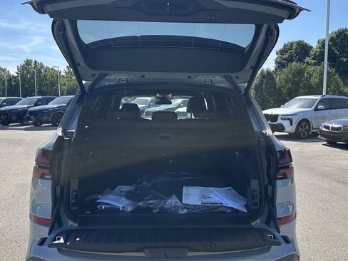 Used 2026 BMW X5 xDrive40i w/ M Sport Package AWD/4WD image 30