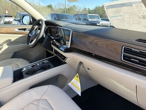 New 2026 Volkswagen Atlas SE image 19