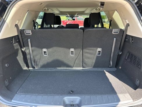 New 2026 Nissan Pathfinder SV w/ SV Premium Package FWD image 16