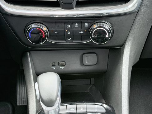 Used 2025 Buick Encore GX Preferred FWD image 16