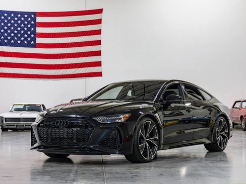 Used 2022 Audi RS 7 Sportback w/ Black Optic Package AWD/4WD image 3