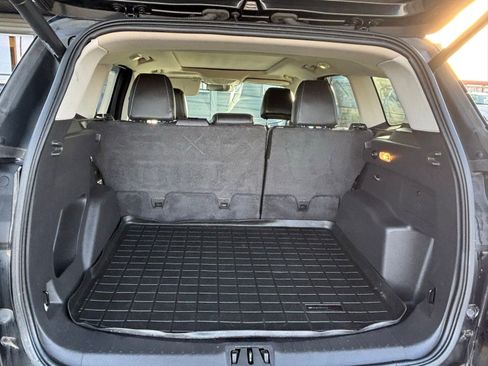 Used 2017 Ford Escape SE w/ SE Leather Comfort Package image 11