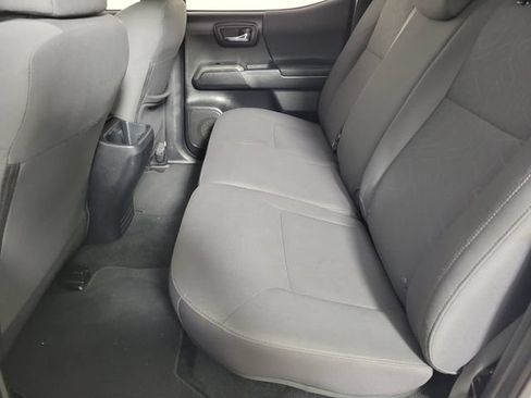 Used 2019 Toyota Tacoma TRD Off-Road AWD/4WD image 12