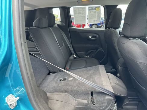 Used 2021 Jeep Renegade Latitude AWD/4WD image 15