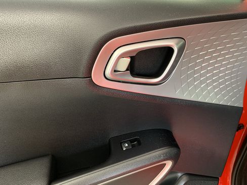 Used 2022 Kia Soul LX w/ Technology Package FWD image 30