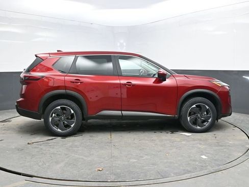 Used 2025 Nissan Rogue SV image 8