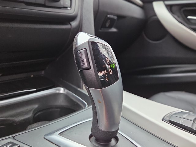 Used 2014 BMW 320i Sedan RWD image 13