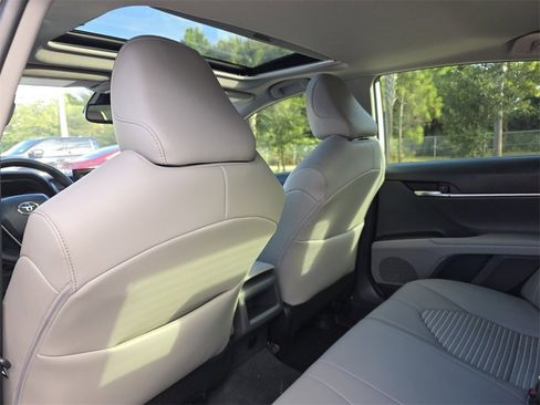 Used 2022 Toyota Camry SE image 22