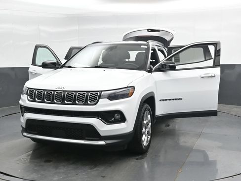 Used 2025 Jeep Compass Limited AWD/4WD image 47